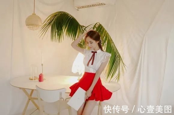 真丝|女神孙允珠高清时尚搭配:樱桃糖罐真丝领结波纹花边裙