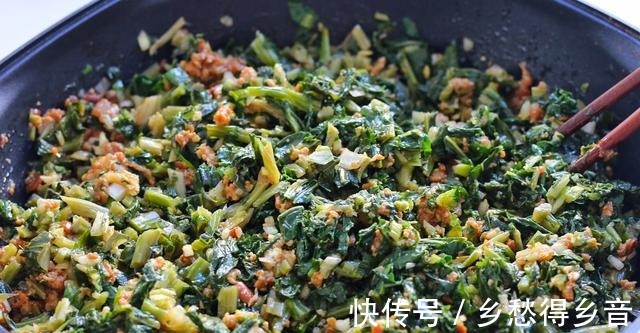 很多人扔掉的这菜叶子，其实是个宝，晒干存起来，能吃一冬天！