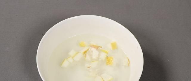 柚子皮在水中泡一泡,用途好厉害,早知道就好了