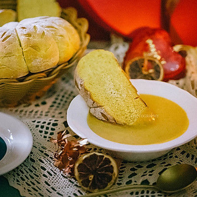 万圣节南瓜全麦软欧面包