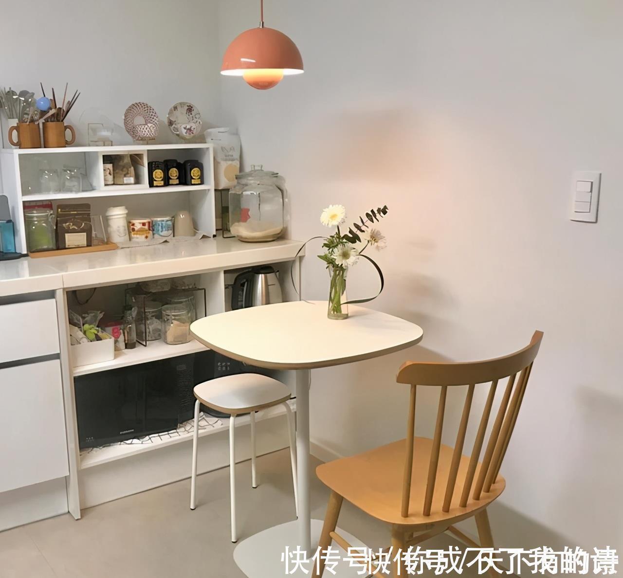 实木|夫妻改造56㎡老破小，变身简约舒适的小婚房，小餐厅设计真机智！