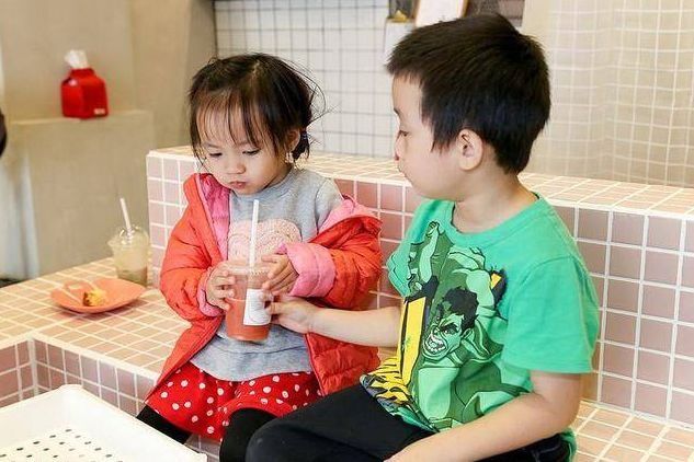 肿块|10岁女孩确诊甲状腺癌，因3类零食吃太多，医生：家长别放任