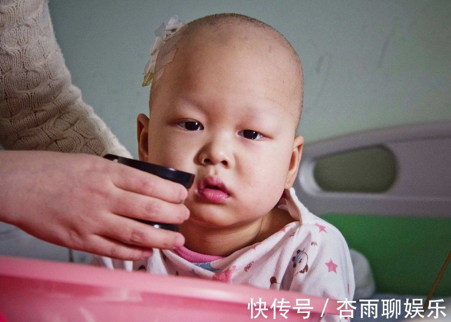 妈妈|1岁内宝宝大脑发育好不好,看他每个时期,是否达到这些标准