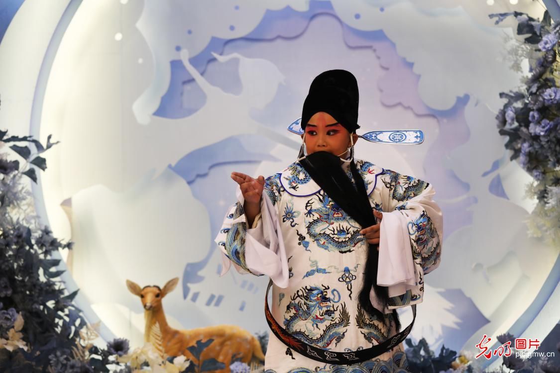 暑假|暑假里的“京剧公益小课堂”