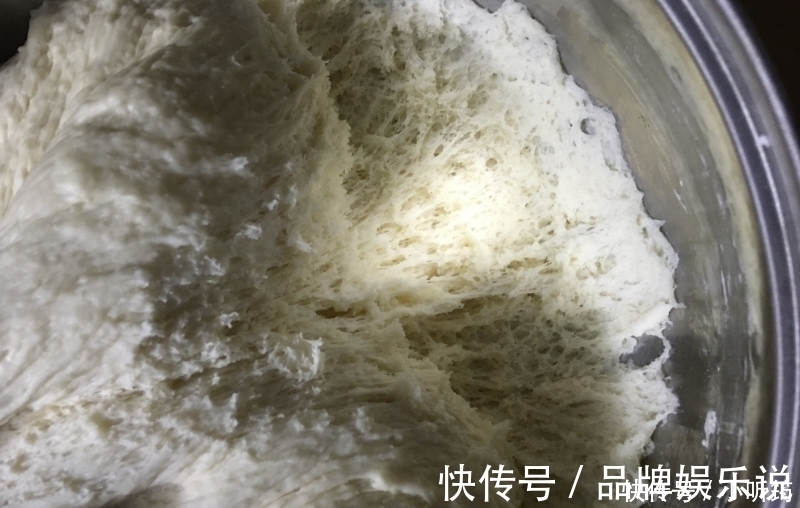 我蒸了12年馒头,第一次学会这样发面,冬天10分钟发好,想学吗
