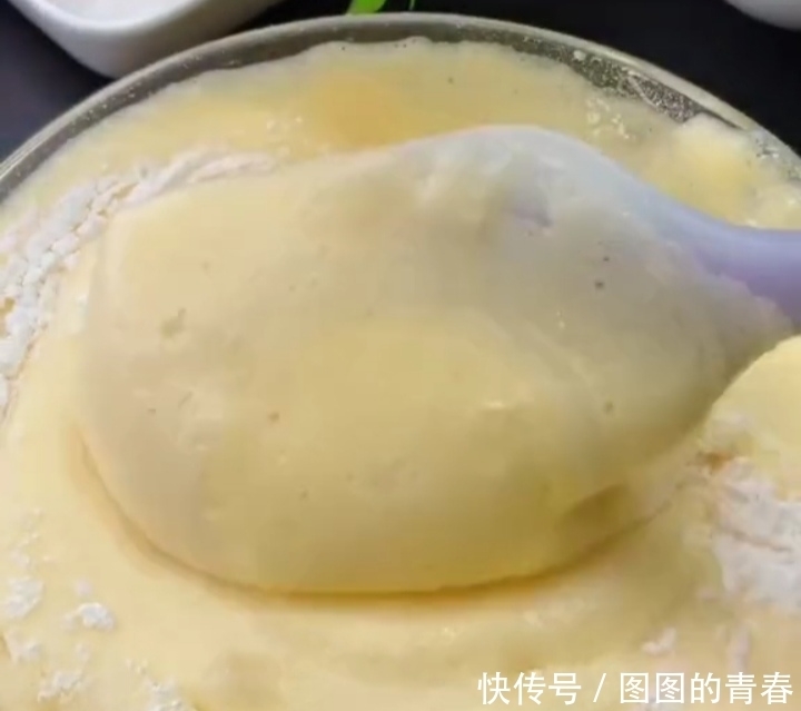 做蛋糕,不用烤箱,教你一招,细腻蓬松,香甜可口,好吃又省事