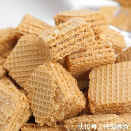 再见了，奥利奥，比如今天给大家推荐的这三款饼干，好吃性价比又高，关键低脂低卡