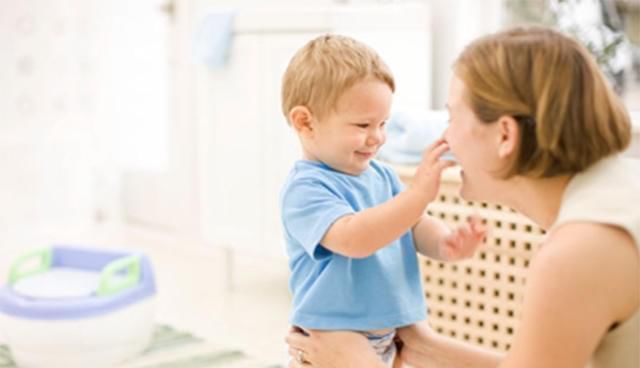 宝宝|宝宝0~2岁阶段,若出现下列异常情况,说明娃发育迟缓需及早治疗