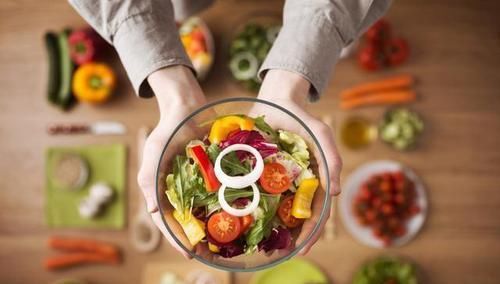 50岁后，“面部”出现3个异常，可能是脑出血要发生，希望你没有