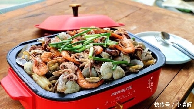 划算|外面卖198的海鲜焖锅,自己做成本只要68元,太划算了,还简单