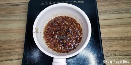 无论烙什么饼，和面时多加一种料，烙出的饼酥脆松软，凉了也不硬