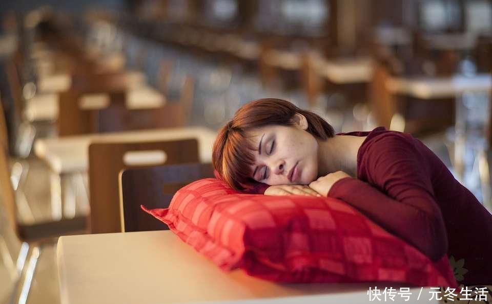 枕头|颈椎病:有没有合适的自我疗法?还真有4种,选择合适的