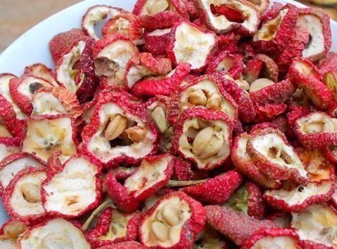 泡水|山楂的最佳搭档找到了，搭配泡水喝，皮肤白净，体重也悄悄降