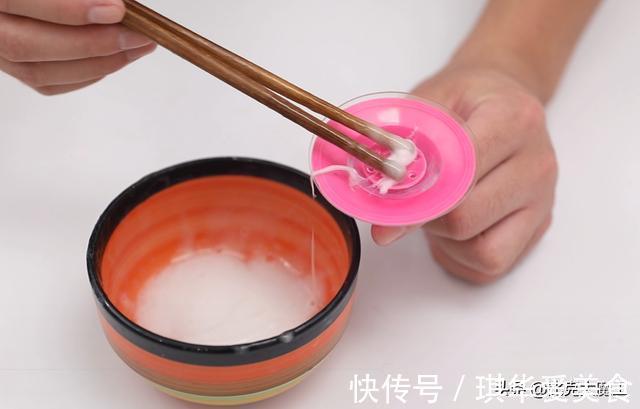 洗衣液|洗衣液里倒点鸡蛋清,真太实用了,解决家里不少烦恼事,回家试试