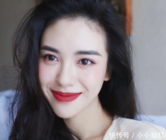 六六|黄皮女生用错口红颜色就会更显黄!选择这几款特别高级显白!