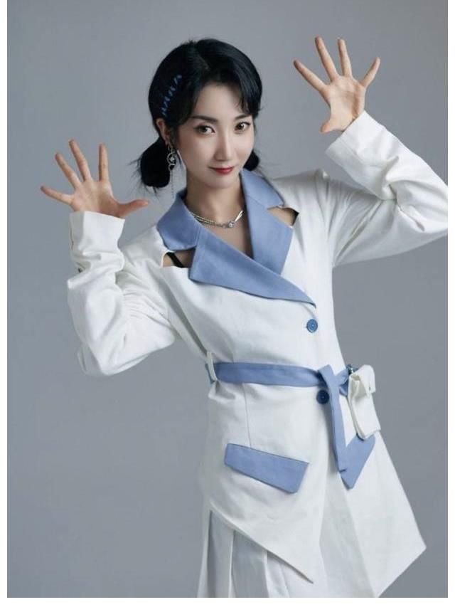 厂牌|《黑怕女孩》：陈近南看不下去，扬言：请问你到底算哪块小饼干