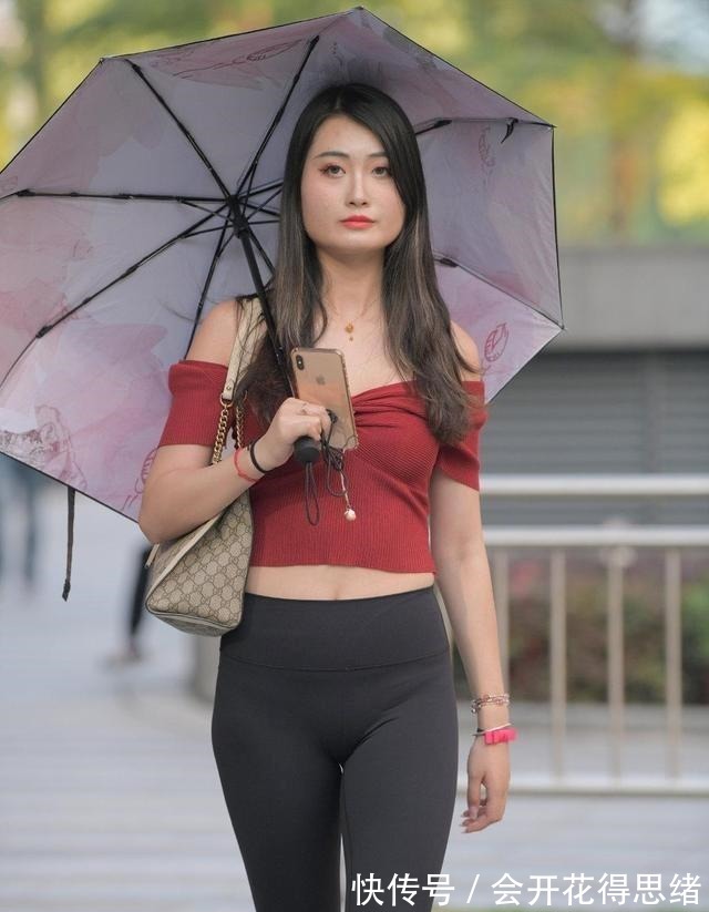 莫代尔 见识了“小黑裤”,想必打底裤也该收一收了,这样穿时髦又优雅!