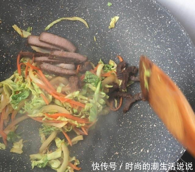 烧驴肉炒面,味道比鲜肉做的更入味