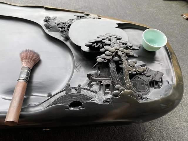 石头|把“一处风景”刻在石头上,还被朋友制成茶盘,你们说价值高了吗