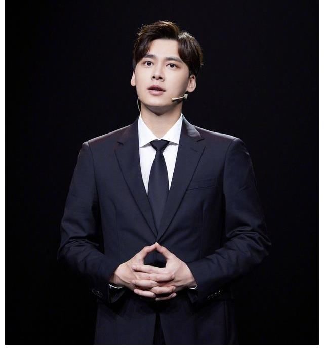 李易峰|关晓彤李易峰新综艺官宣，首创“连续剧式”推理模式，爆款预定了