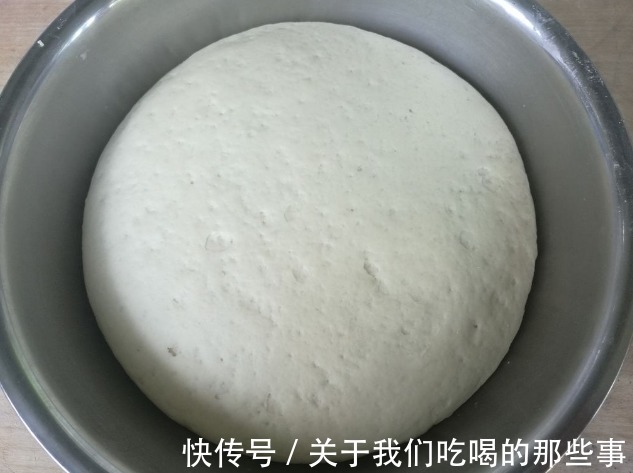 五花肉|5元1个的梅干菜肉饼,在家轻松做,酥脆咸香,放凉也不硬,特好吃