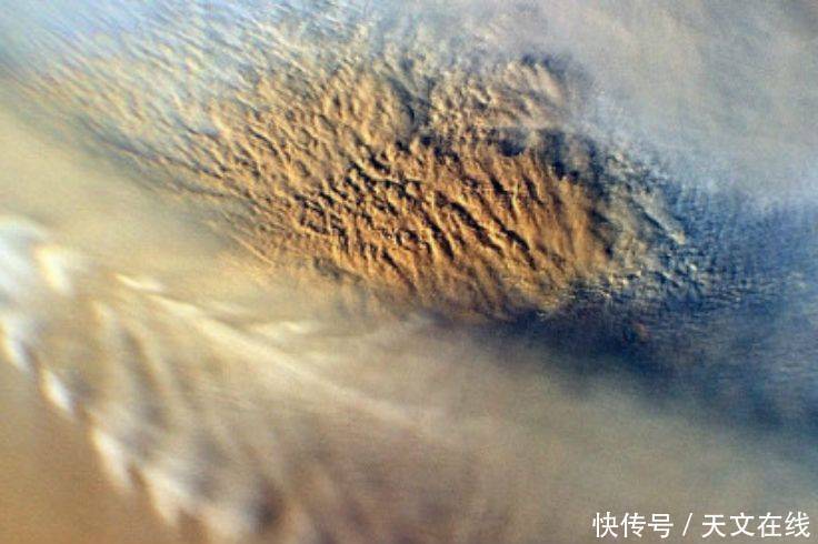 火星沙尘暴 炫酷了!火星上的沙尘暴居然有紫色的电光,地球似乎都没有?