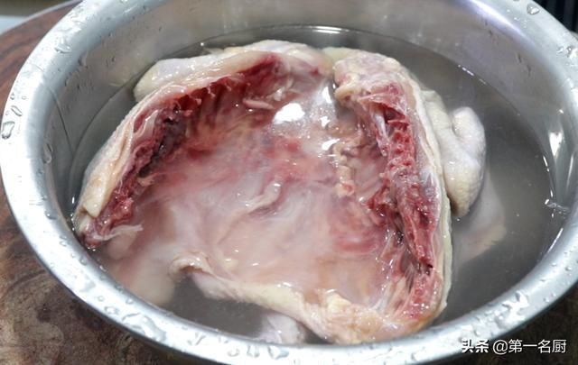 排队2小时也要买的香酥鸡,大厨教你在家做,外酥里嫩,啤酒绝配