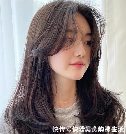 新年|分享几款适合方脸、大脸的发型，显脸小还减龄，很适合新年剪