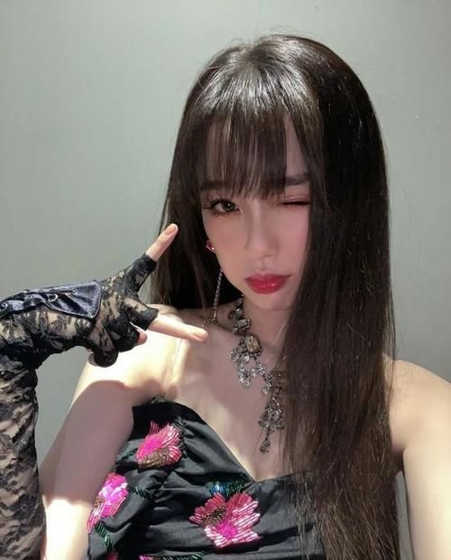 眼睛上有星星？Bling Bling的珠光眼影超级仙气！