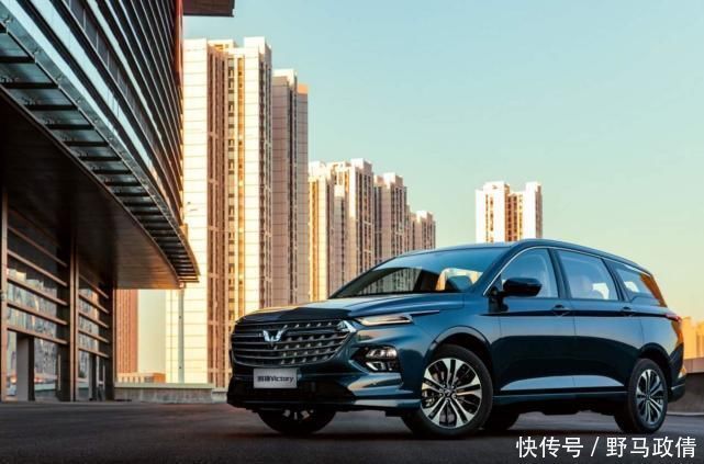 沙发|买五菱凯捷像买房客厅够宽沙发大,卧室级静音好睡觉