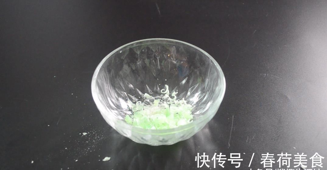 每次洗衣服时倒一点它, 衣服不管有多脏, 洗完后跟新的一样干净