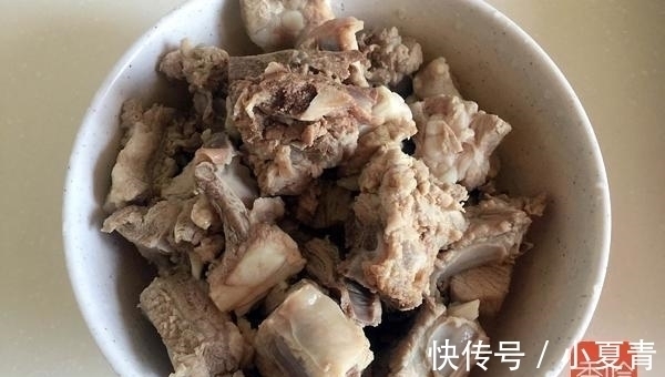 发酵|天一热, 全家就都馋这道菜, 做好后连饭都省了, 一大锅吃的特干净