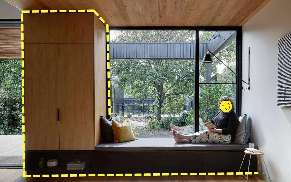 一体|2021年卧室都流行这么装了，衣柜+飘窗做一体化设计，最少能省5㎡