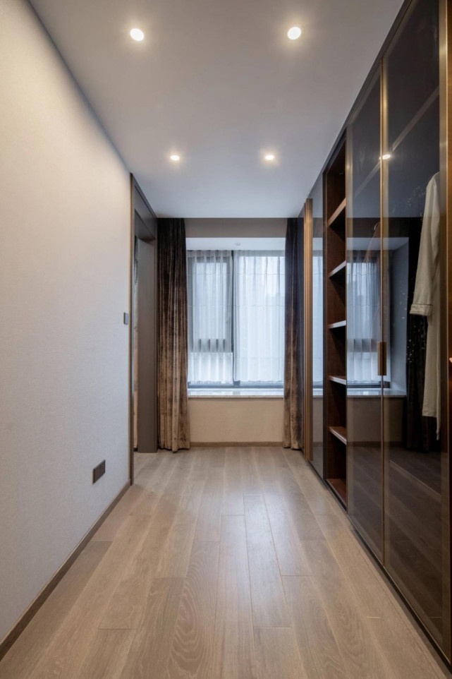 伸展感|236㎡大平层,黑白灰诠释极简主义