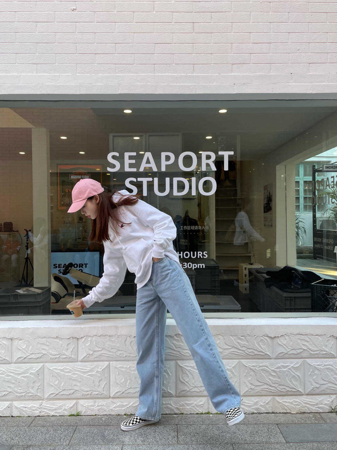 小腿|初秋,裤子的“高级穿法”是这样的,简单日常又百搭,照穿准没错