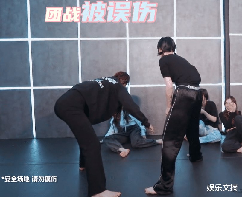 赵粤跟陈卓璇用咏春比武，过程却满是柔情，观众都看出她在放水了