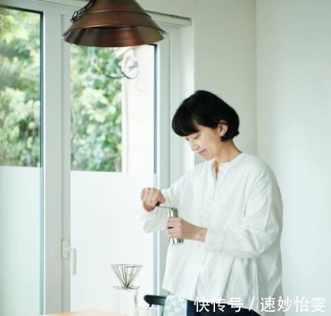 穿搭 日本太太的50岁穿搭火了!会挑选,懂搭配,给衣橱“做减法”