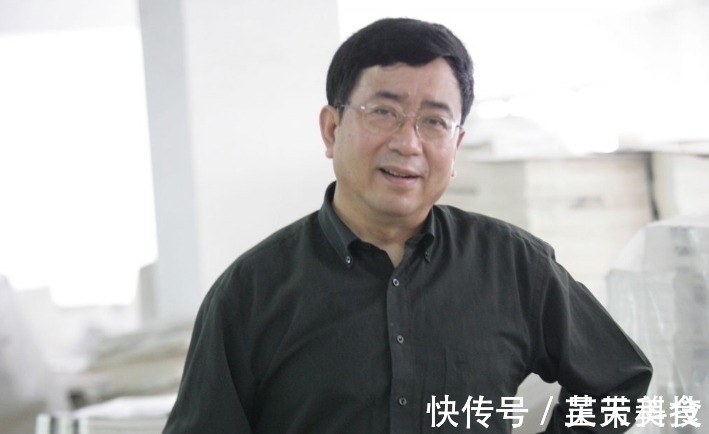 女演员&揭开“伪君子”余秋雨的面纱,曾弃13年糟糠妻,娶小16岁的女演员