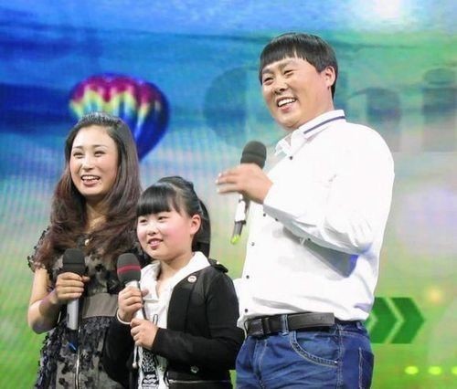 刘大成:穷小子娶富家女,成名后不忘农民本色,永远记得妻子恩情_易看资