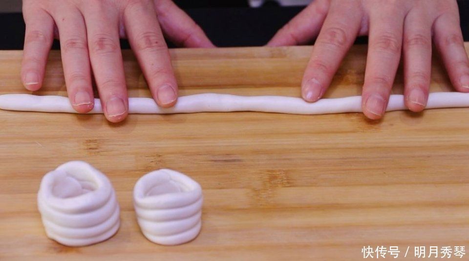 白糖和糯米粉还能这么吃,第一次吃就吃上瘾了,外酥里糯