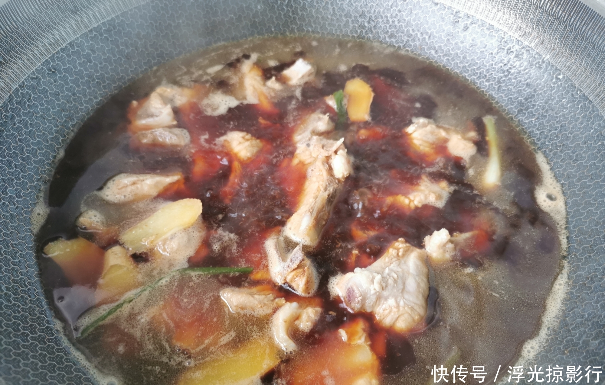 懒人|简单易做的懒人焖饭,饭、菜、肉一锅出,省事好吃,比叫外卖都快