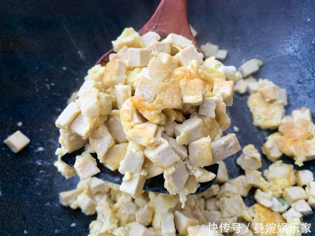 搅拌均匀|越吃越瘦的一种蔬菜，遇到我会买10斤，切碎调成包子馅，太香了