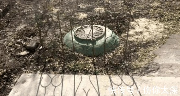 |搞笑PS系列, 把两个人p的靠近一点看上去像情侣, 大神 被发现了!