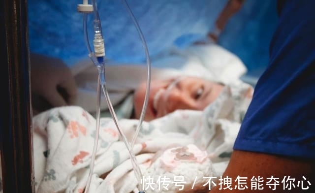 无脑|70分钟的母爱!美国年轻夫妇执意生下无脑儿,去世后捐出全部母乳