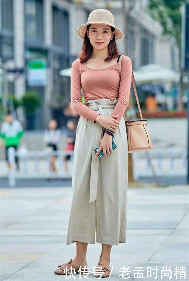 时髦|喜欢阔腿裤的美女看过了, 最后一套是真的美, 时髦又显瘦