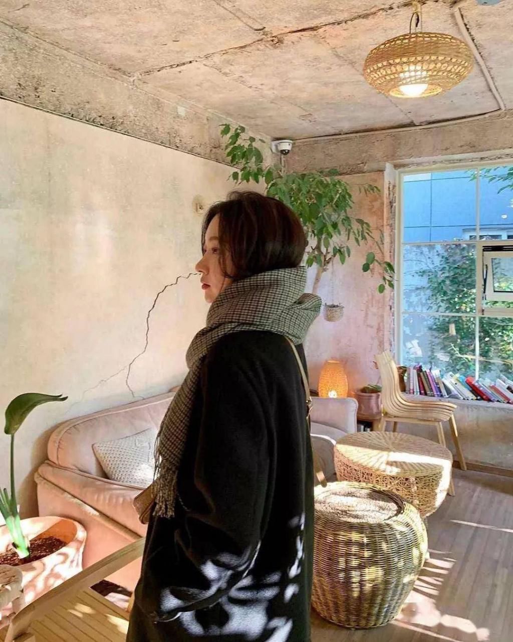  围巾|大衣+围巾，厚毛衣+围巾=入冬“王炸cp!”