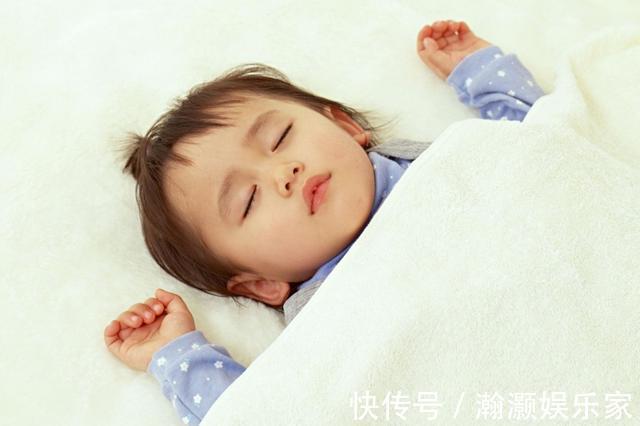 小陈|李玫瑾孩子睡觉时出现3个反应，暗示大脑发育快，将来智商高