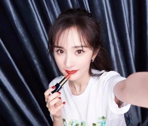 额头|女生拍照容易上镜,脸上都少不了这4个“特征”!中2个就是高级脸