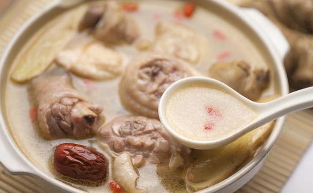 高尿酸|尿酸高，请收下这份降尿酸指南，忌口3物，常喝2水，痛风说再见