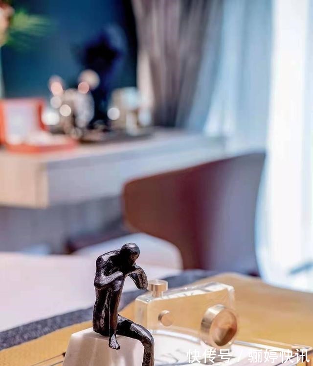 大理石|独身女白领70㎡复式小公寓,两层设计都很迷人,被治愈了!